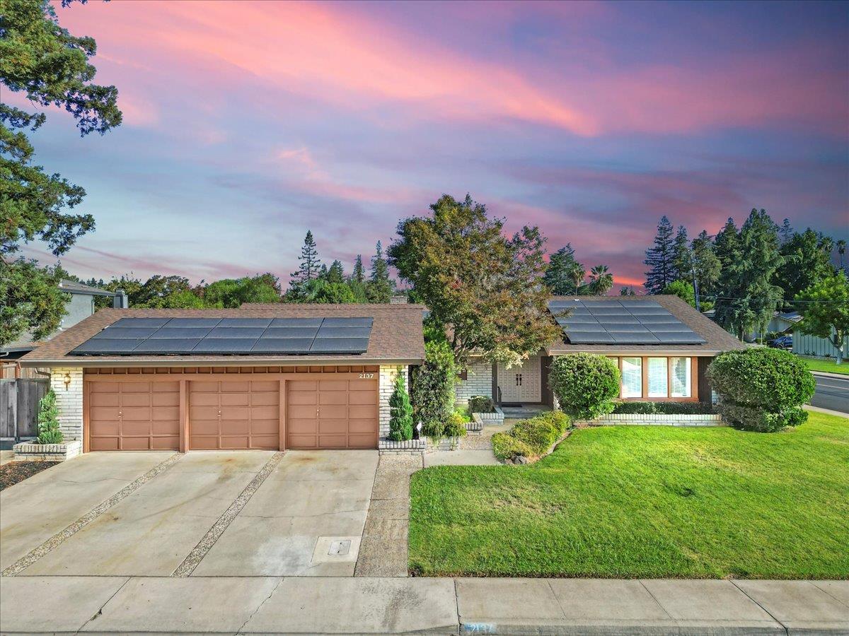 2137 Candlewood Pl, Riverbank, CA 95367