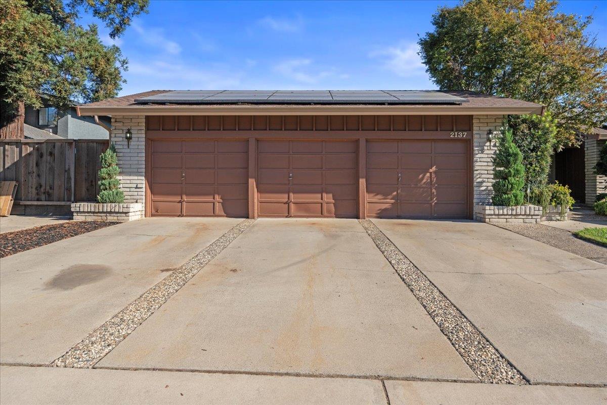 2137 Candlewood Pl, Riverbank, CA 95367