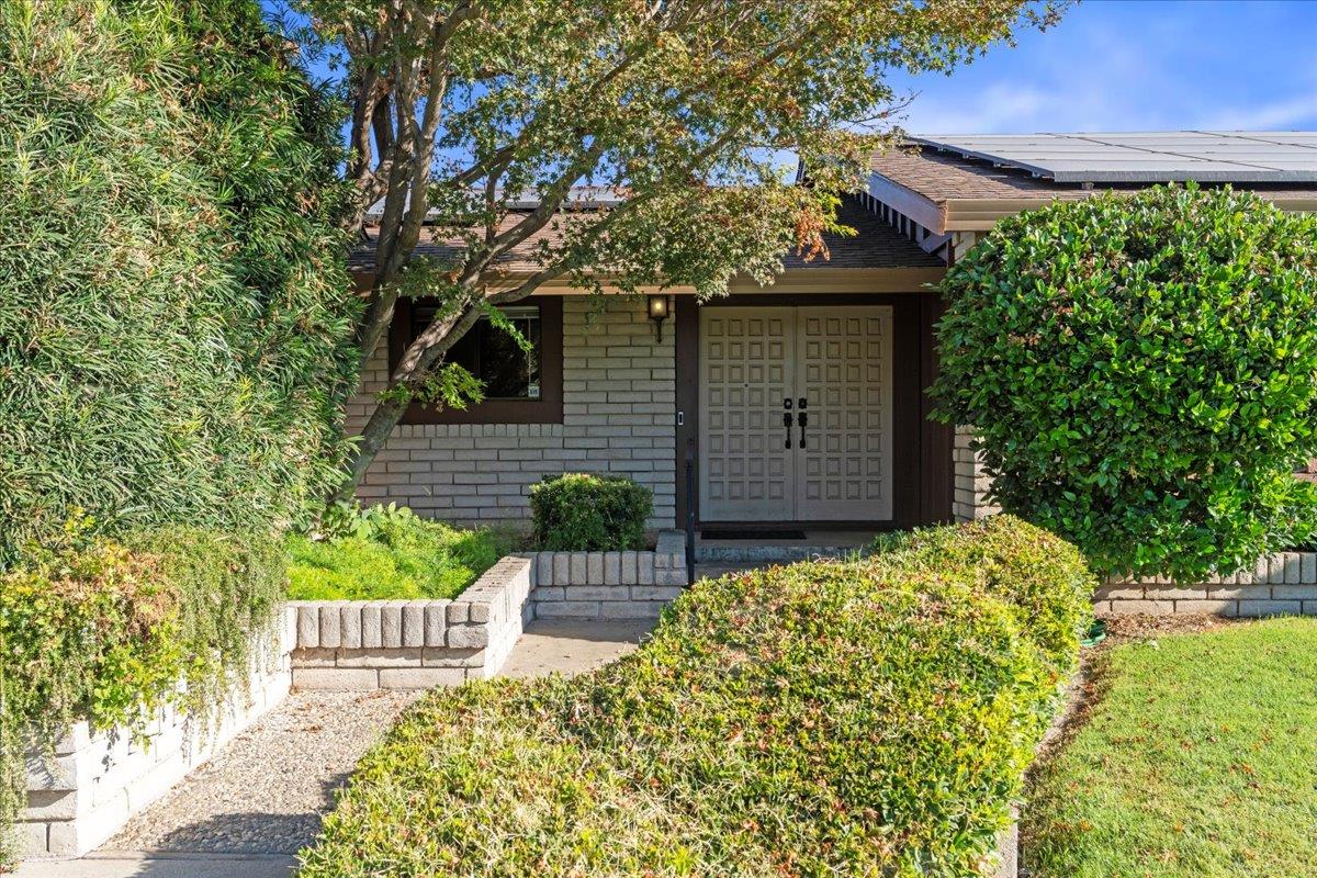 2137 Candlewood Pl, Riverbank, CA 95367