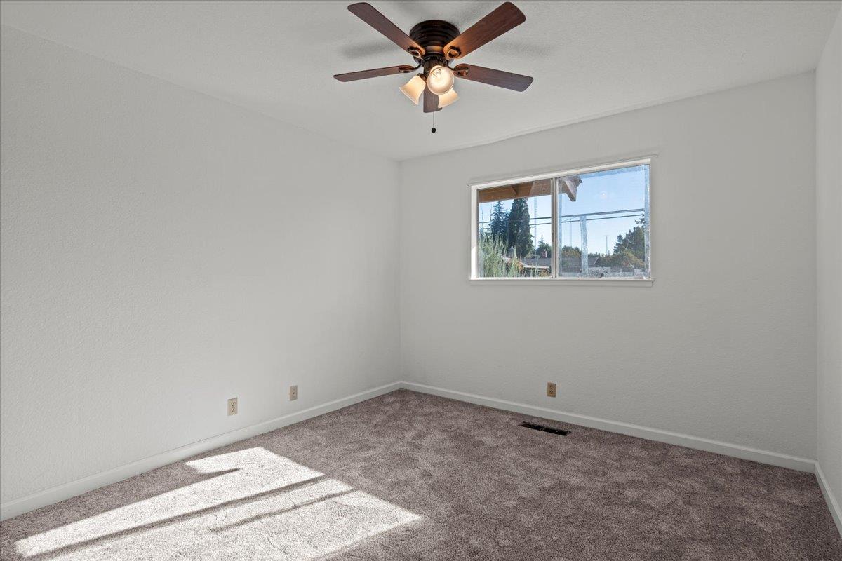 2137 Candlewood Pl, Riverbank, CA 95367