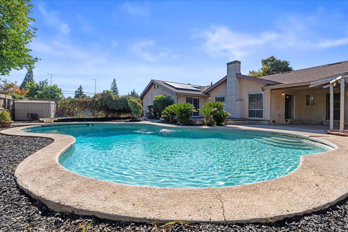 2137 Candlewood Pl, Riverbank, CA 95367