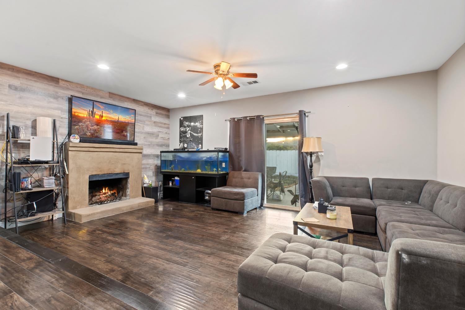 1813 Poppy Ln, Ceres, CA 95307