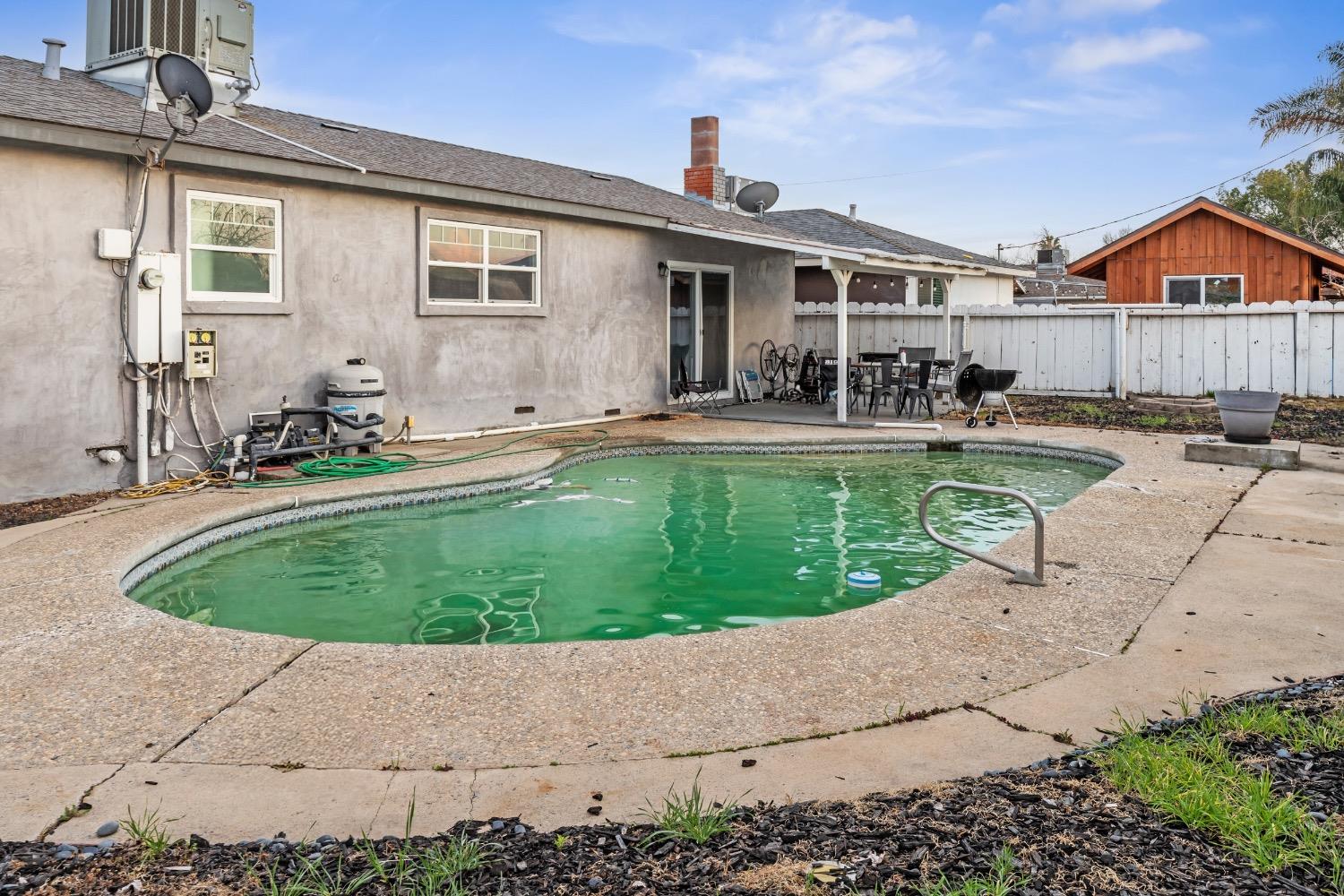 1813 Poppy Ln, Ceres, CA 95307