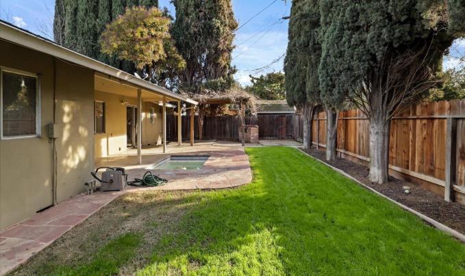 1226 Chehalem Dr, Modesto, CA 95350