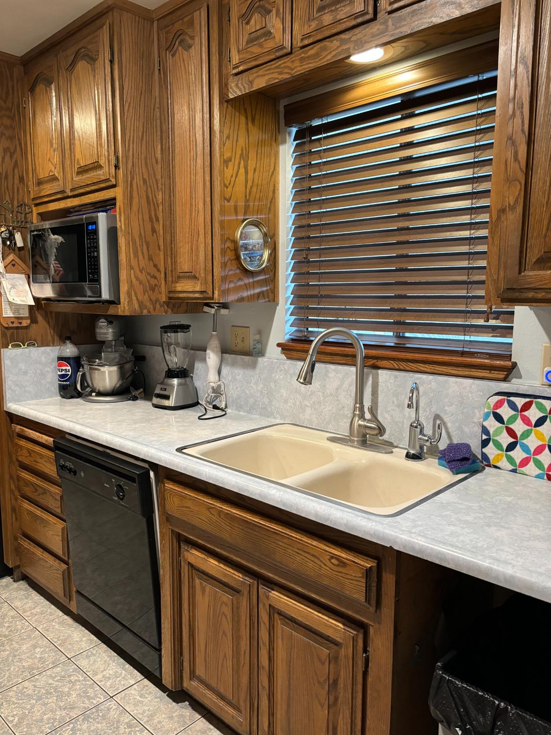 3808 Thornbury Way, Modesto, CA 95356