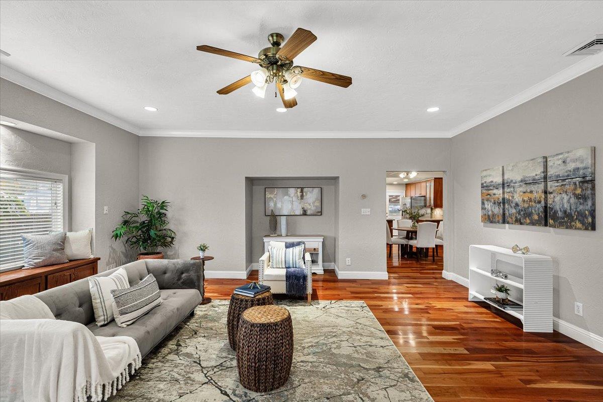 672 Pedersen Rd, Oakdale, CA 95361