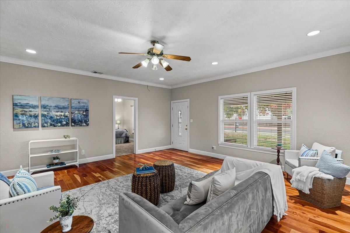 672 Pedersen Rd, Oakdale, CA 95361