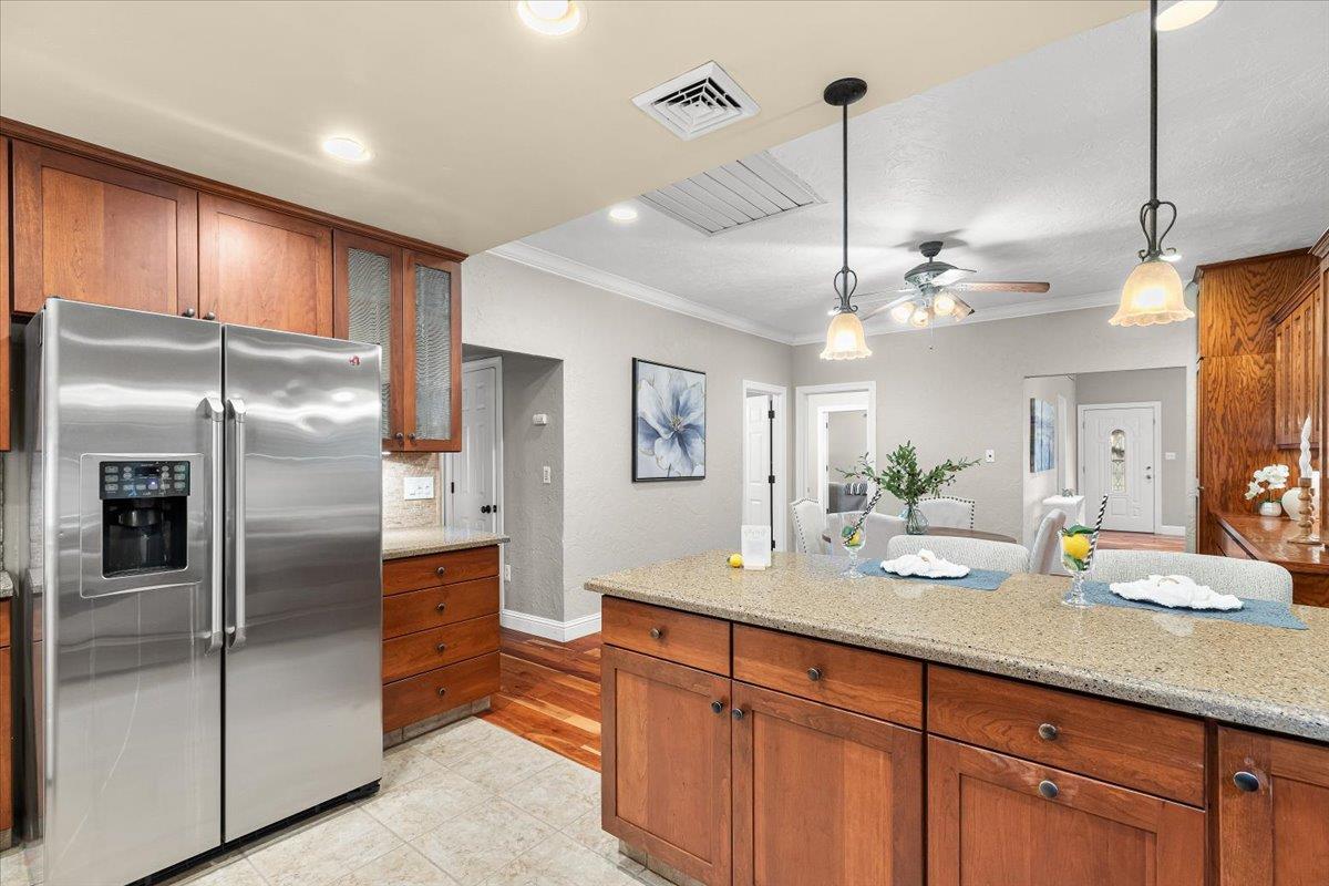 672 Pedersen Rd, Oakdale, CA 95361