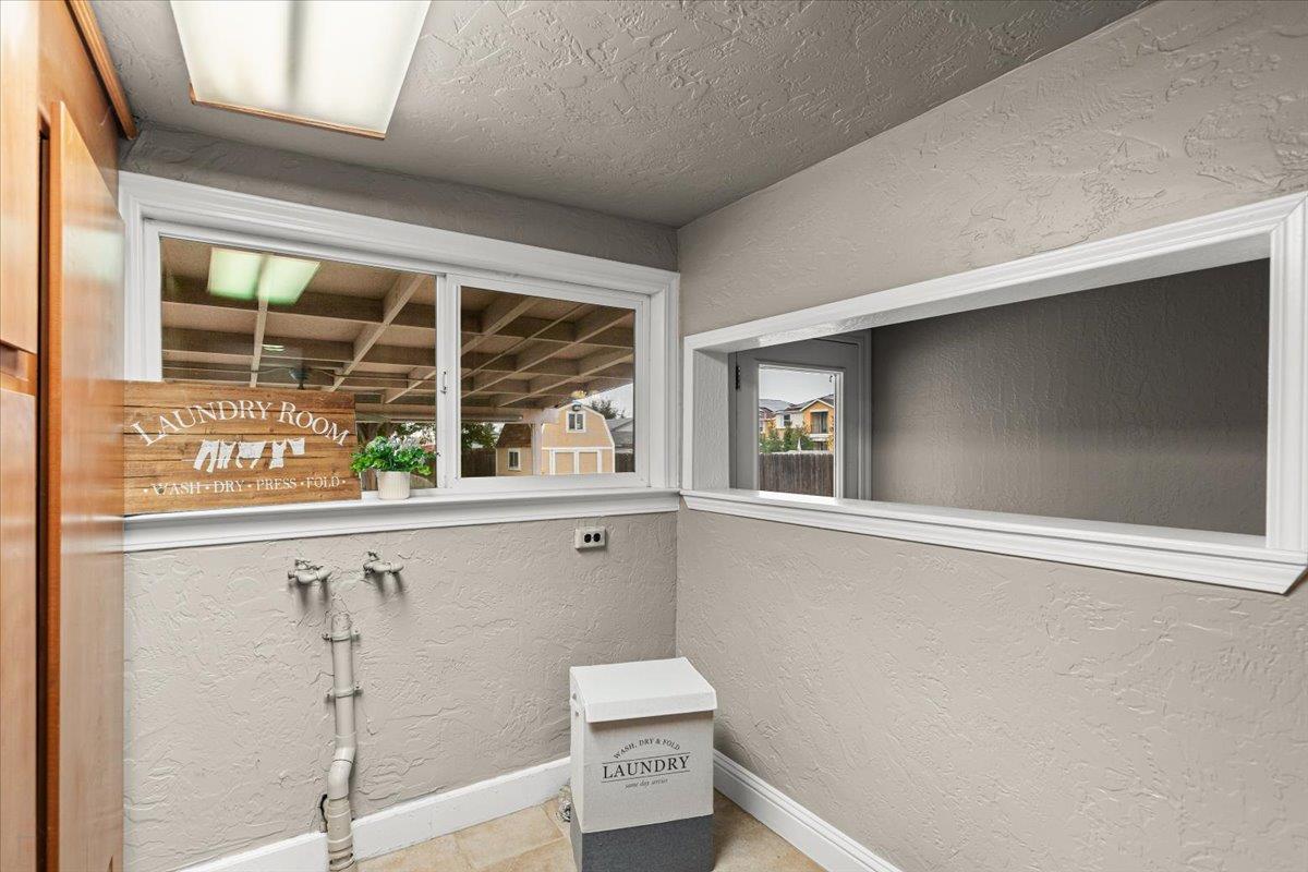 672 Pedersen Rd, Oakdale, CA 95361