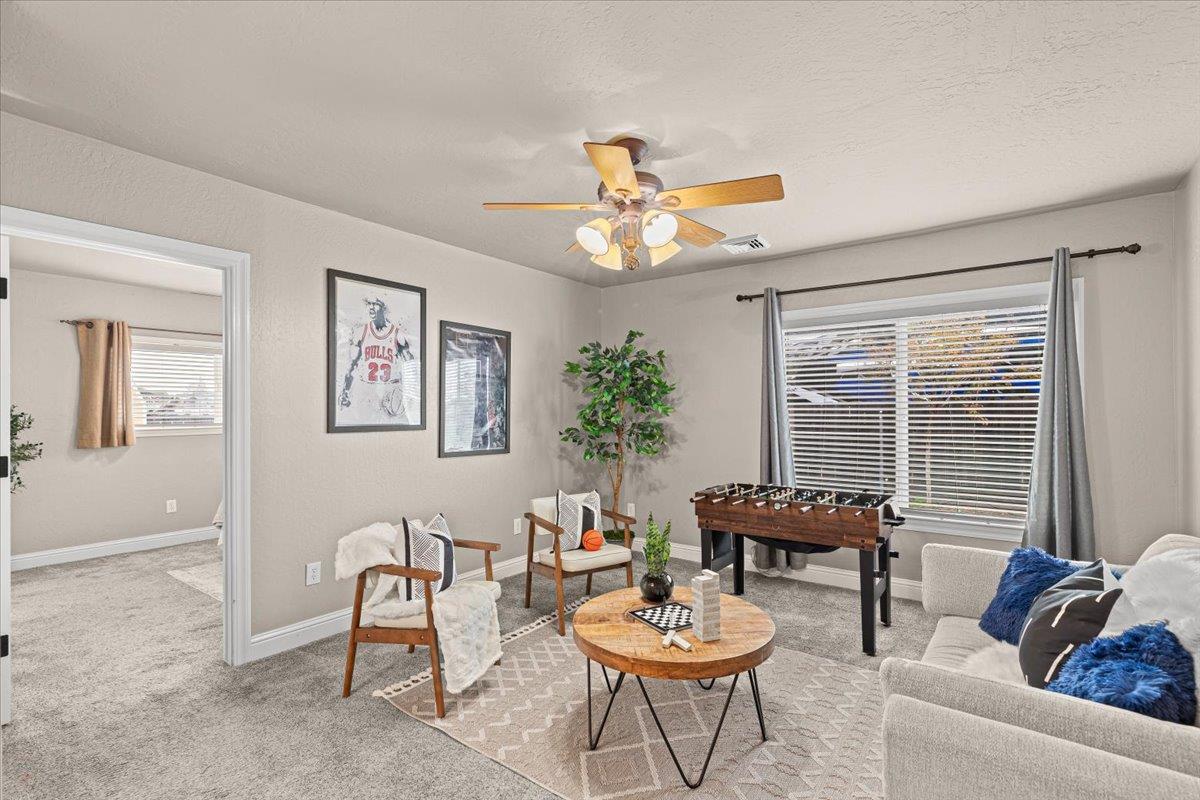 672 Pedersen Rd, Oakdale, CA 95361