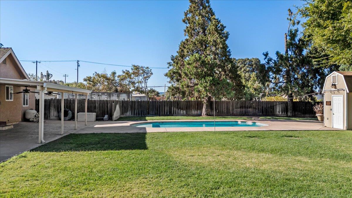 672 Pedersen Rd, Oakdale, CA 95361