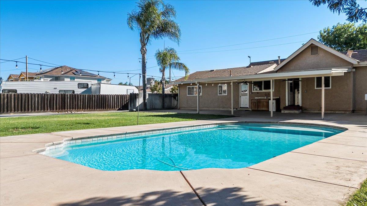 672 Pedersen Rd, Oakdale, CA 95361