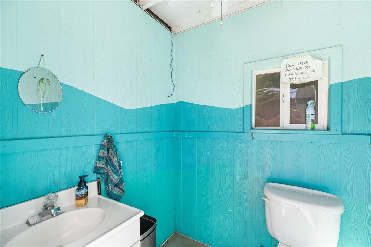 672 Pedersen Rd, Oakdale, CA 95361