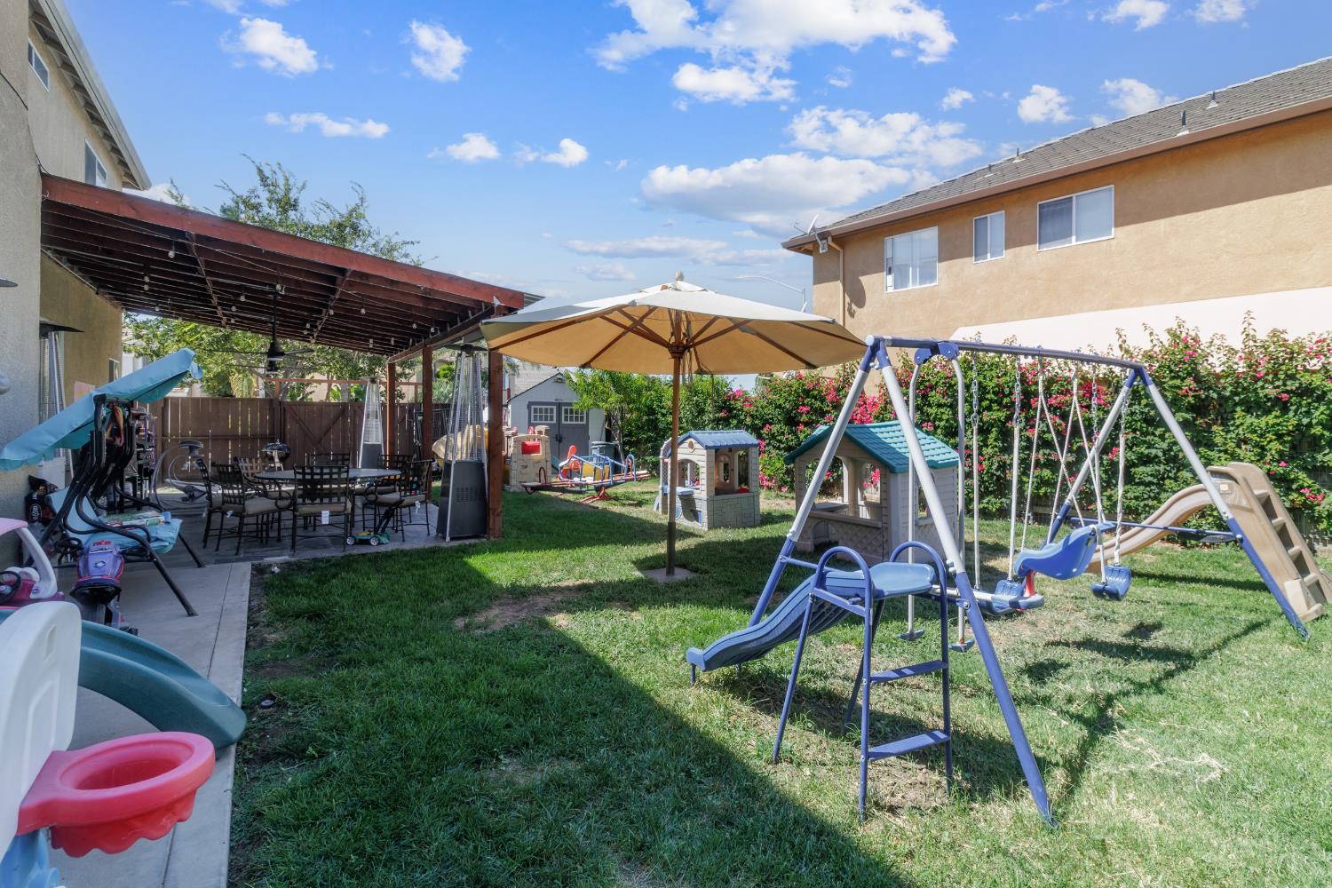 942 Garden St, Los Banos, CA 93635