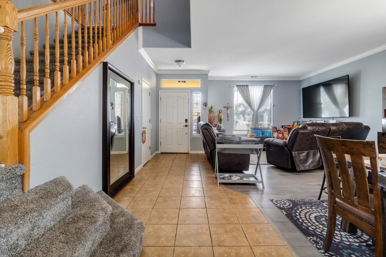 942 Garden St, Los Banos, CA 93635