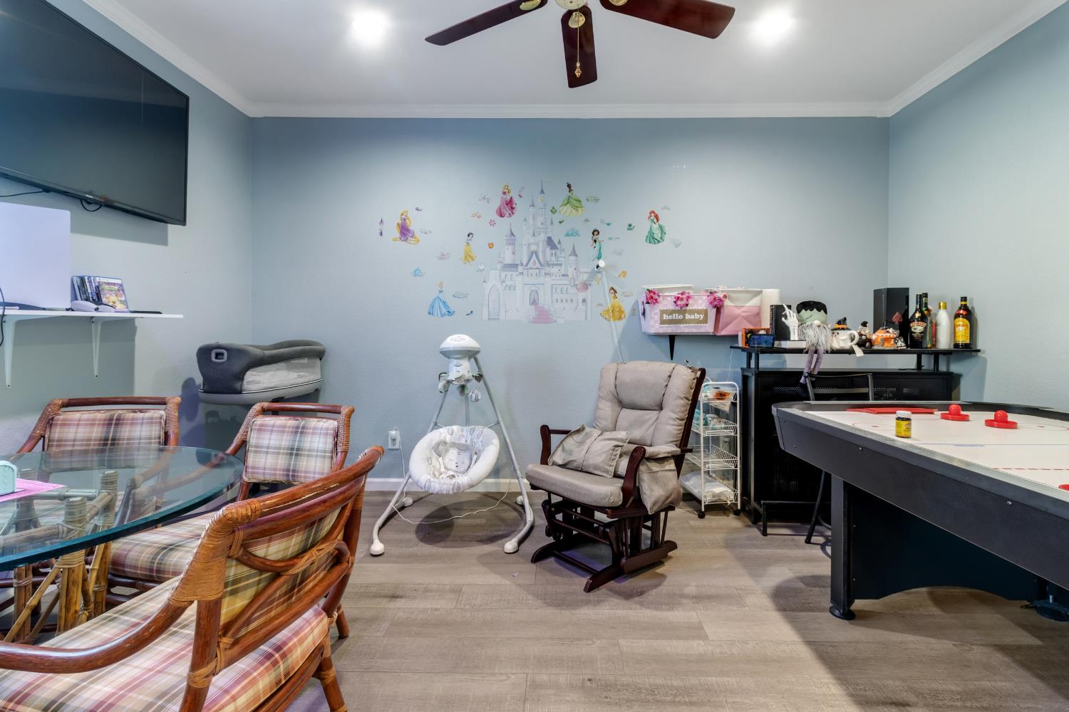 942 Garden St, Los Banos, CA 93635