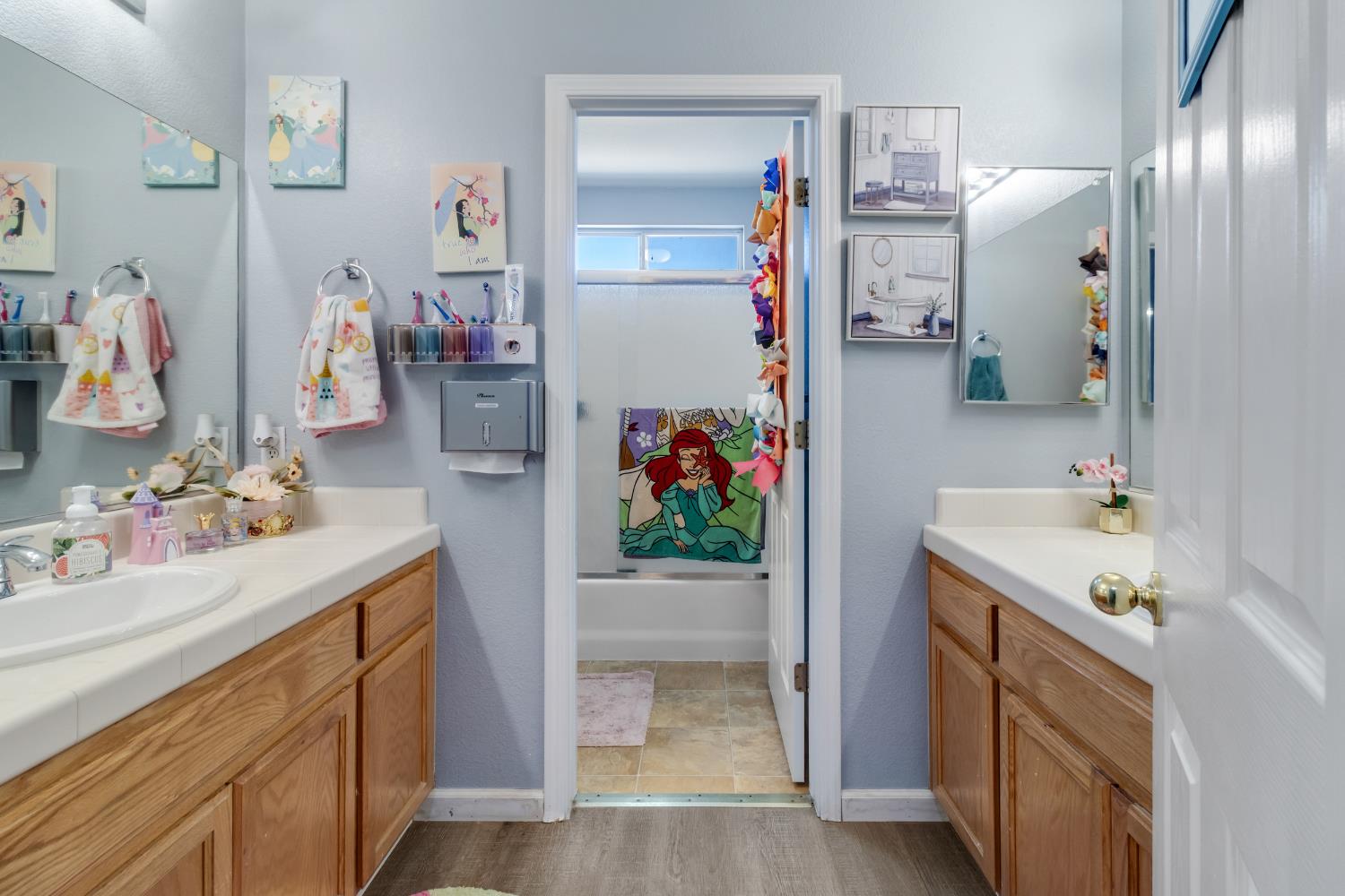 942 Garden St, Los Banos, CA 93635