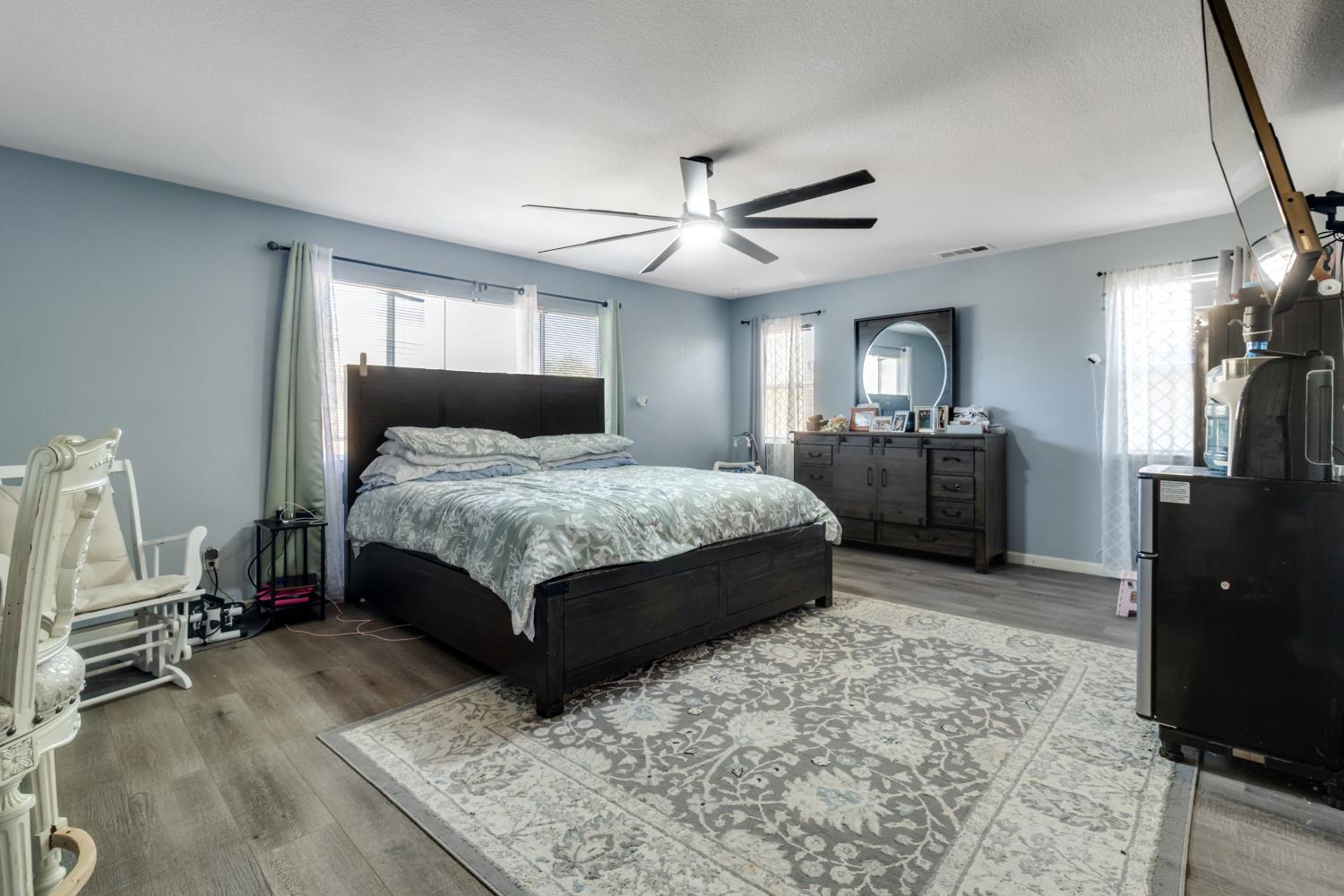 942 Garden St, Los Banos, CA 93635