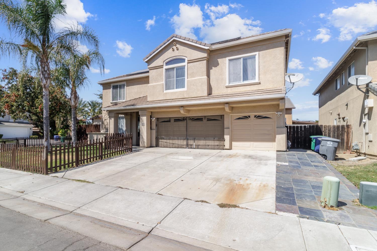 942 Garden St, Los Banos, CA 93635