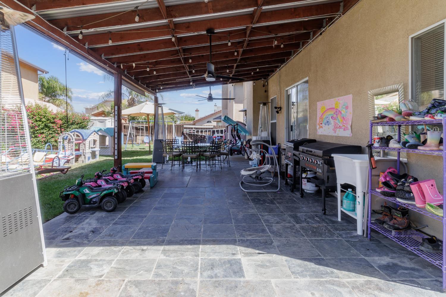 942 Garden St, Los Banos, CA 93635