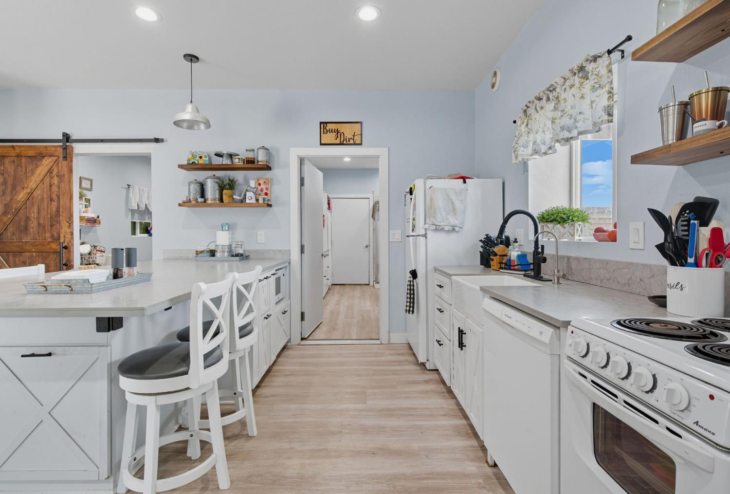 880 Root Rd, Modesto, CA 95357