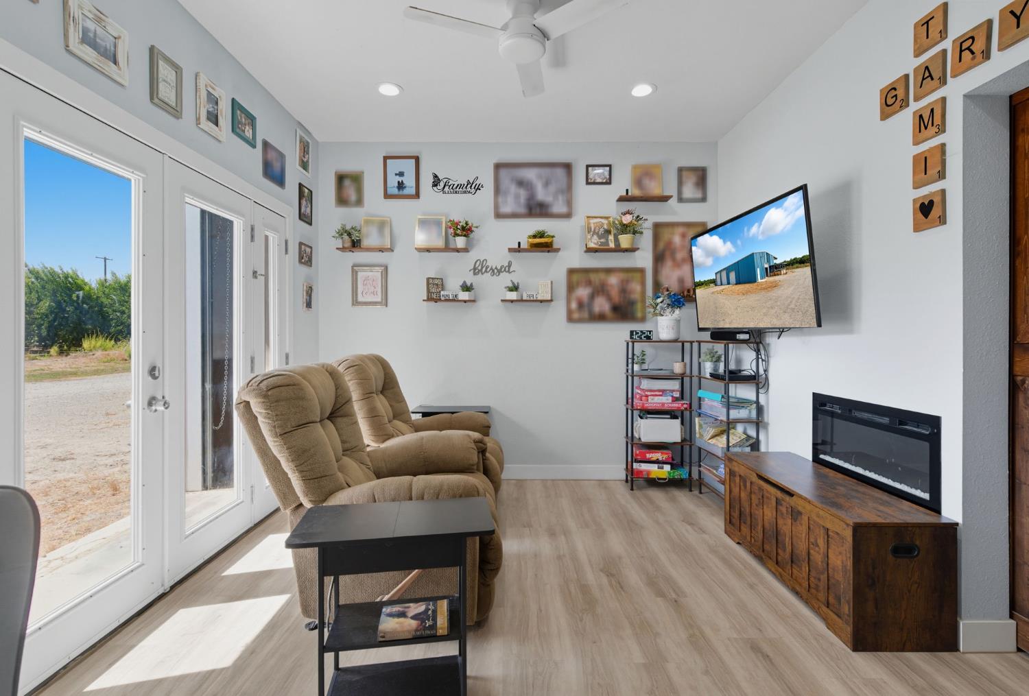 880 Root Rd, Modesto, CA 95357