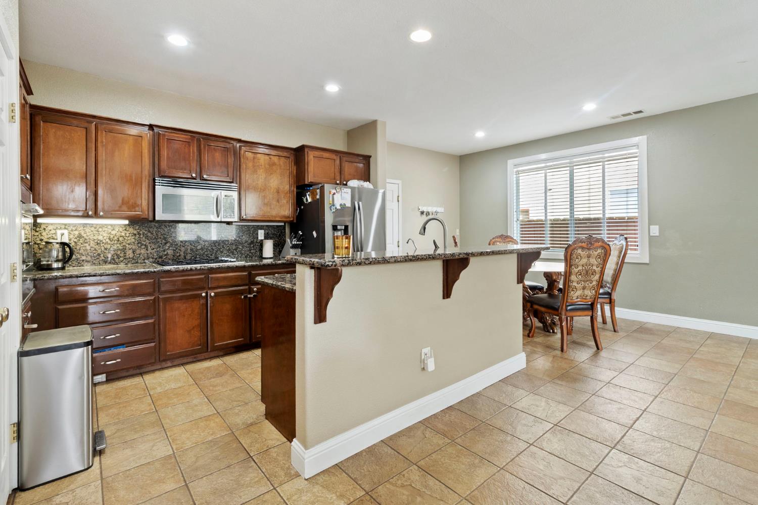 432 Meadow Creek Dr, Patterson, CA 95363