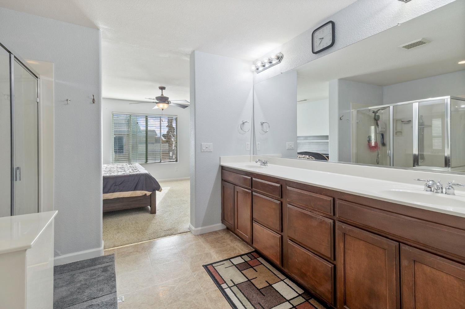 432 Meadow Creek Dr, Patterson, CA 95363