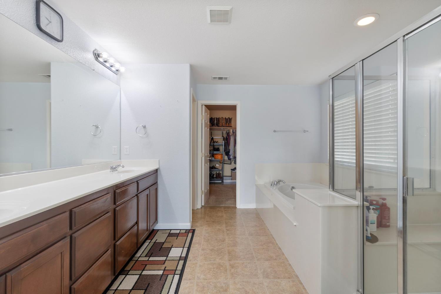 432 Meadow Creek Dr, Patterson, CA 95363