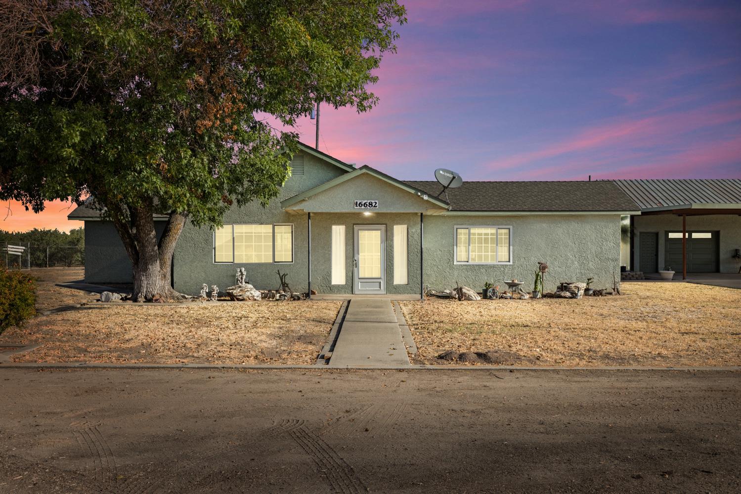 16682 S Steinegul Rd, Escalon, CA 95320