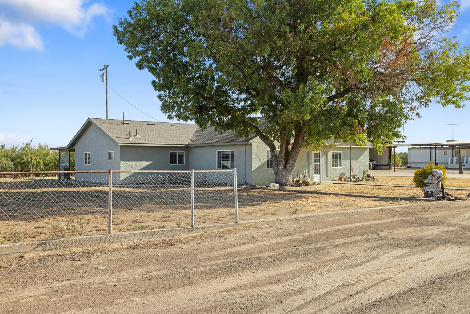 16682 S Steinegul Rd, Escalon, CA 95320