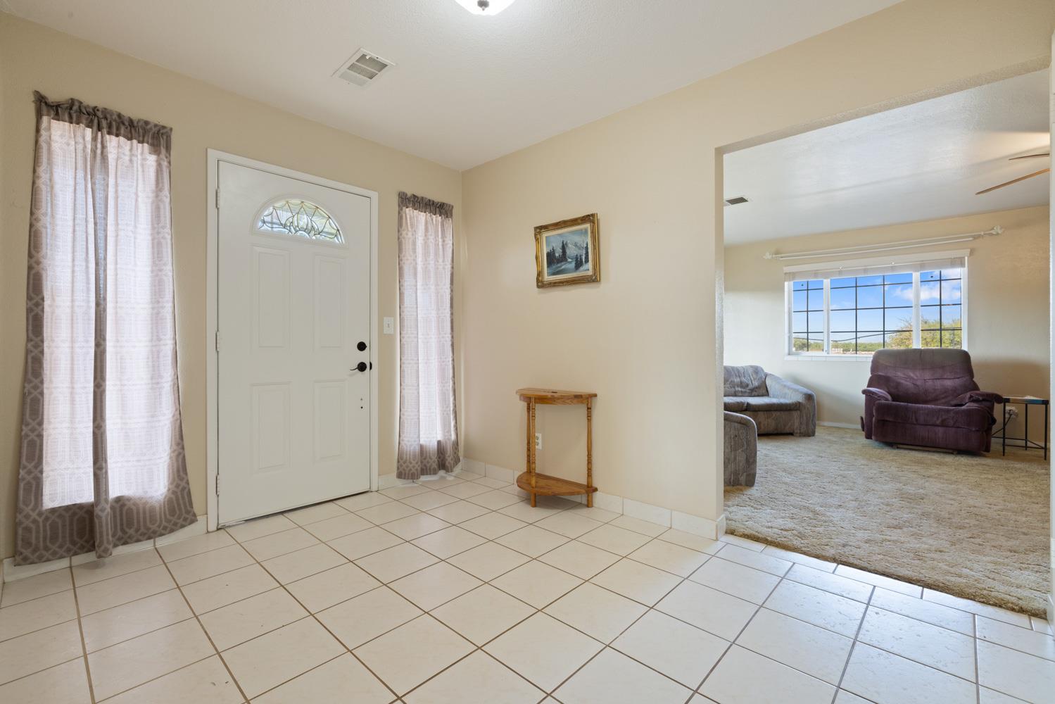 16682 S Steinegul Rd, Escalon, CA 95320