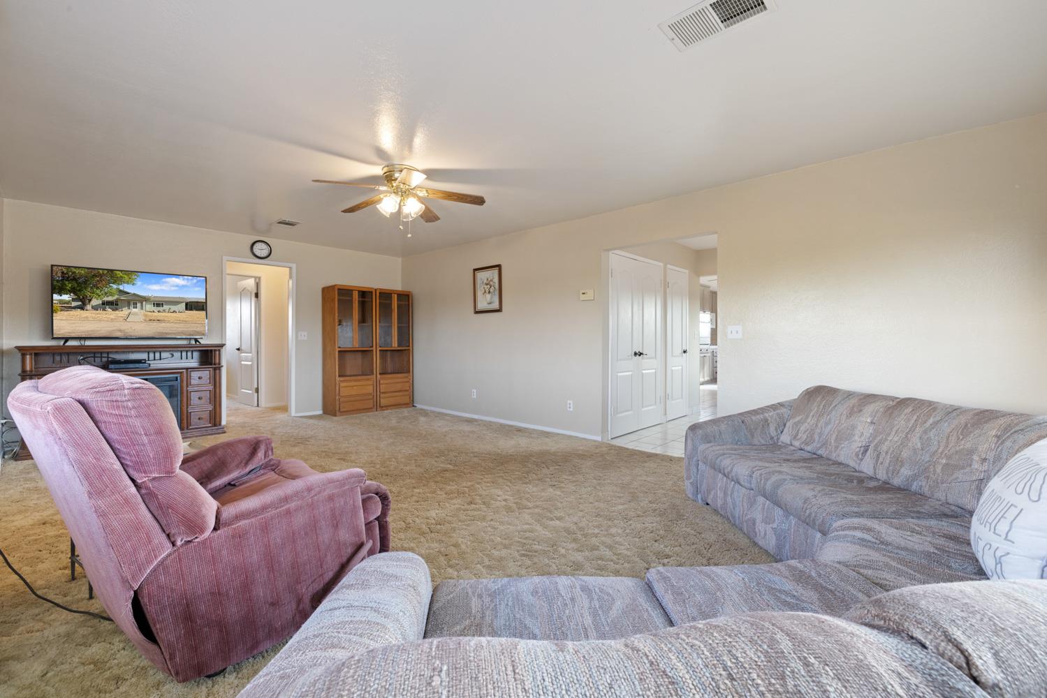 16682 S Steinegul Rd, Escalon, CA 95320