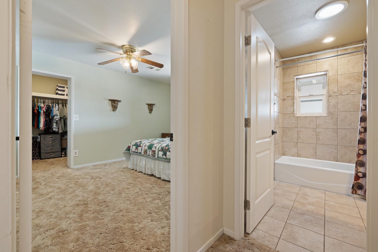 16682 S Steinegul Rd, Escalon, CA 95320