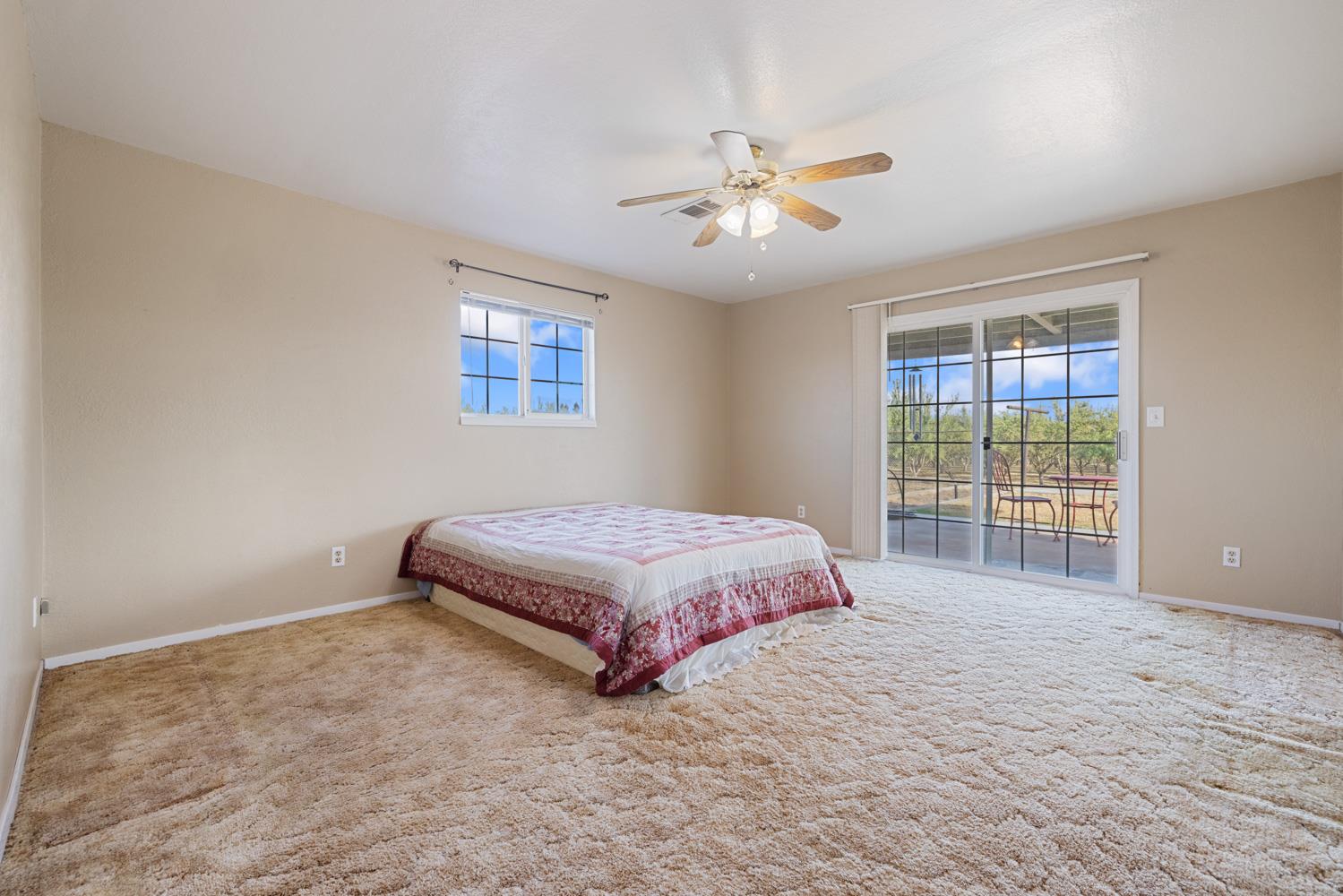 16682 S Steinegul Rd, Escalon, CA 95320