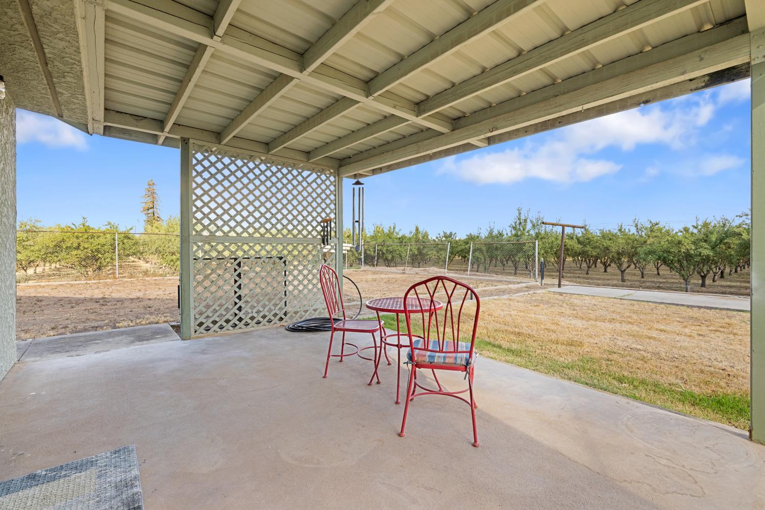 16682 S Steinegul Rd, Escalon, CA 95320