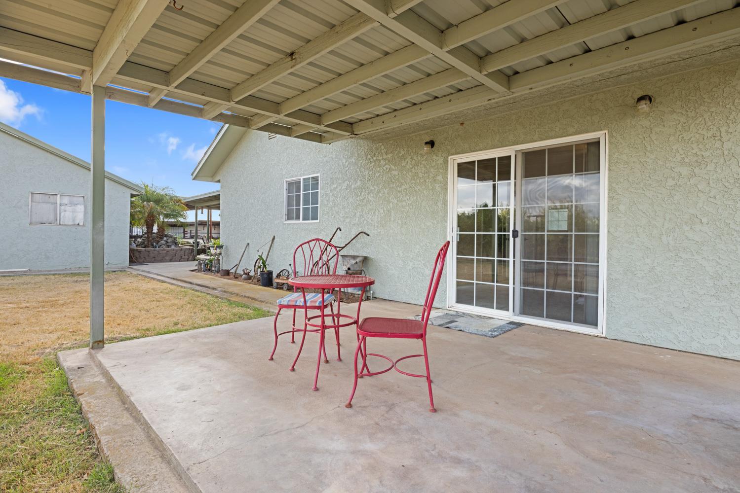 16682 S Steinegul Rd, Escalon, CA 95320