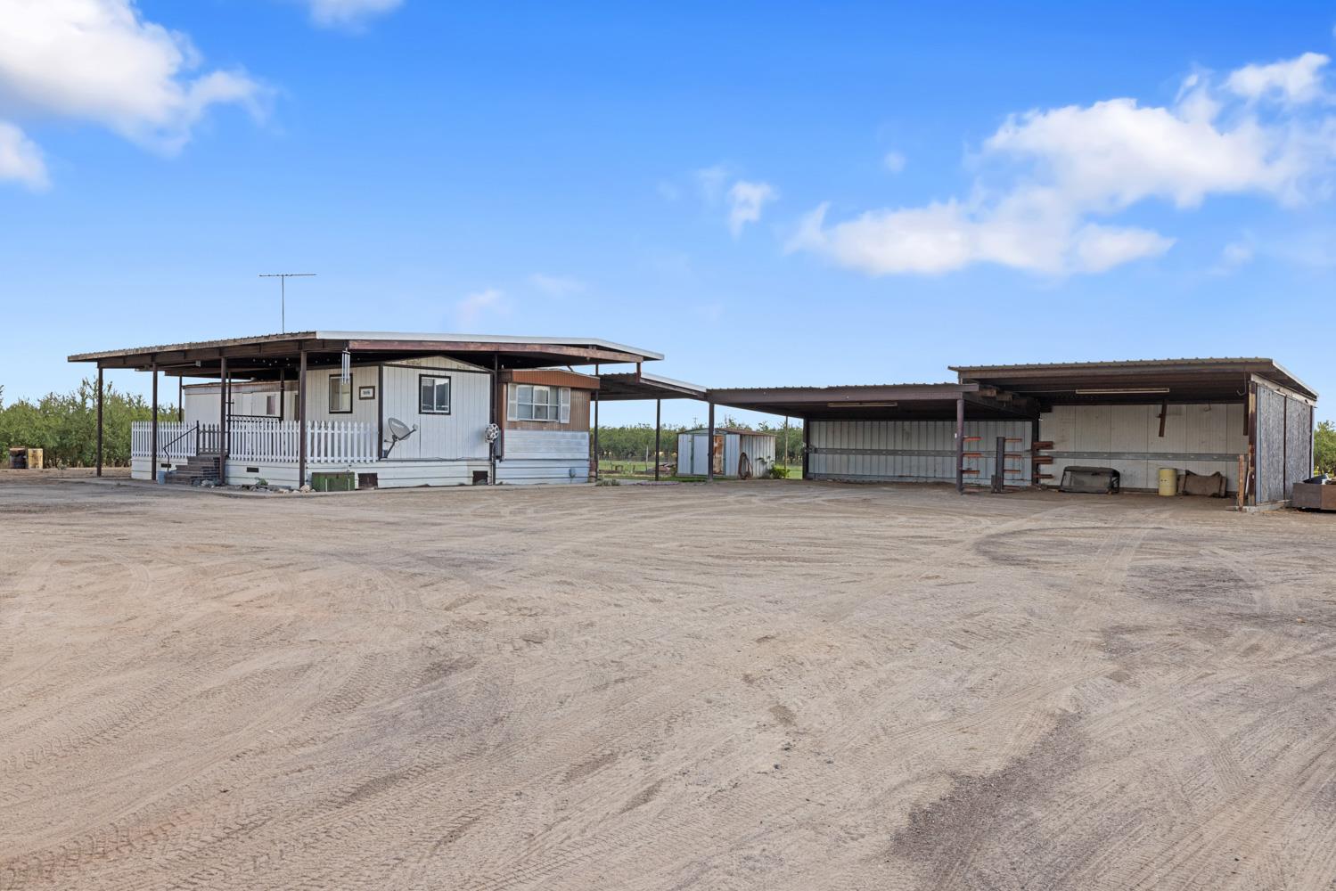 16682 S Steinegul Rd, Escalon, CA 95320