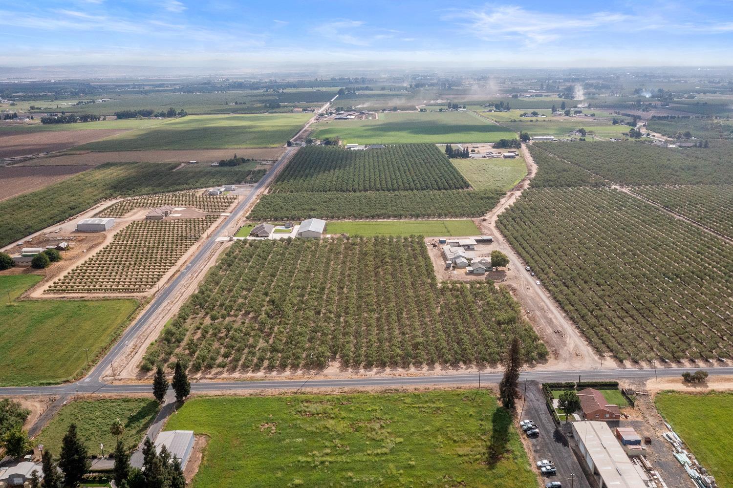 16682 S Steinegul Rd, Escalon, CA 95320