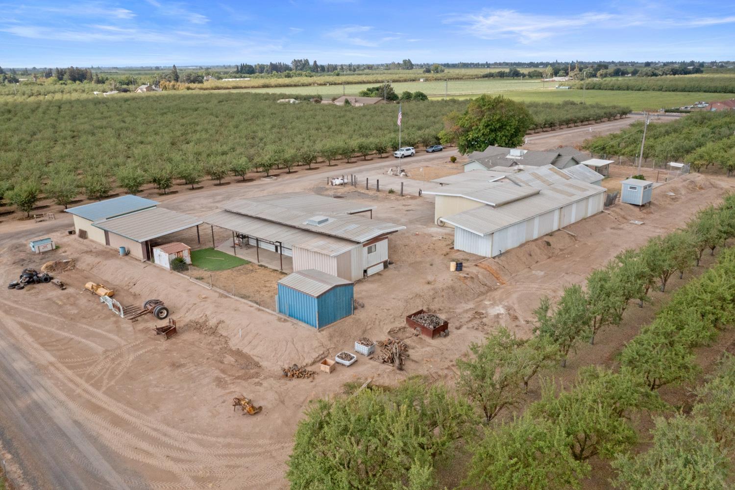 16682 S Steinegul Rd, Escalon, CA 95320