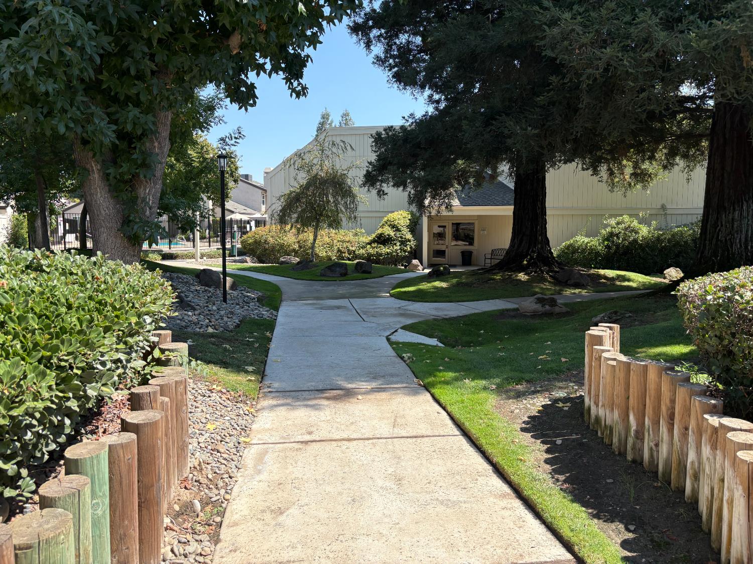 1108 Cedar Creek Dr #4, Modesto, CA 95355