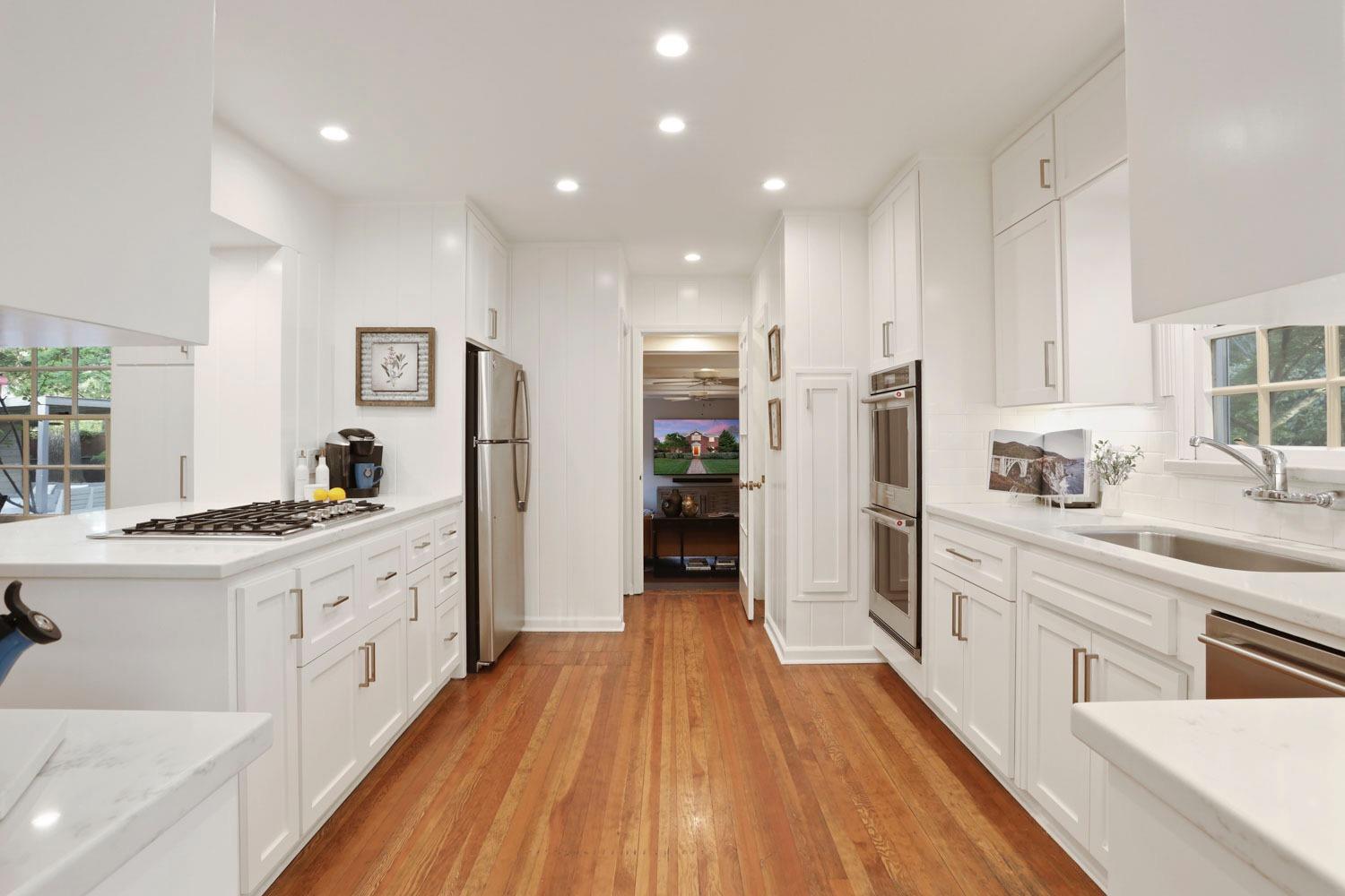 930 Sycamore Ave, Modesto, CA 95350