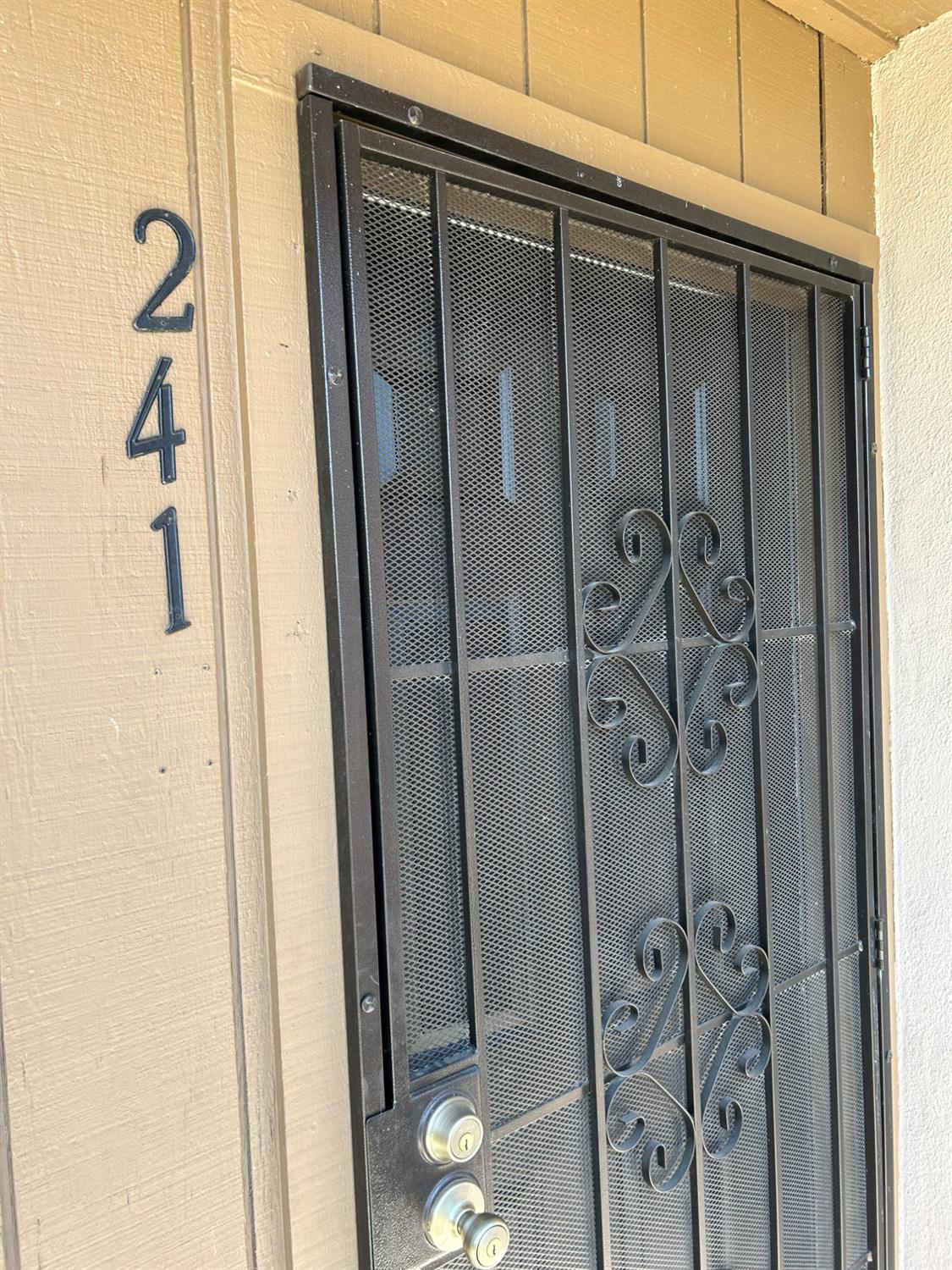 2900 Andre Ln #241, Turlock, CA 95382