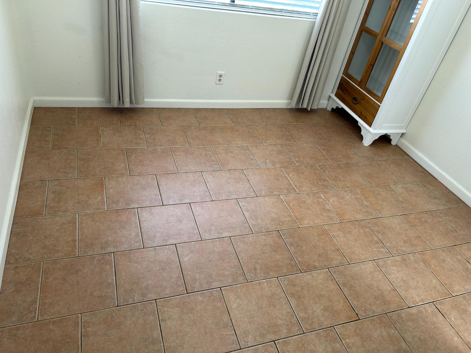 2900 Andre Ln #241, Turlock, CA 95382