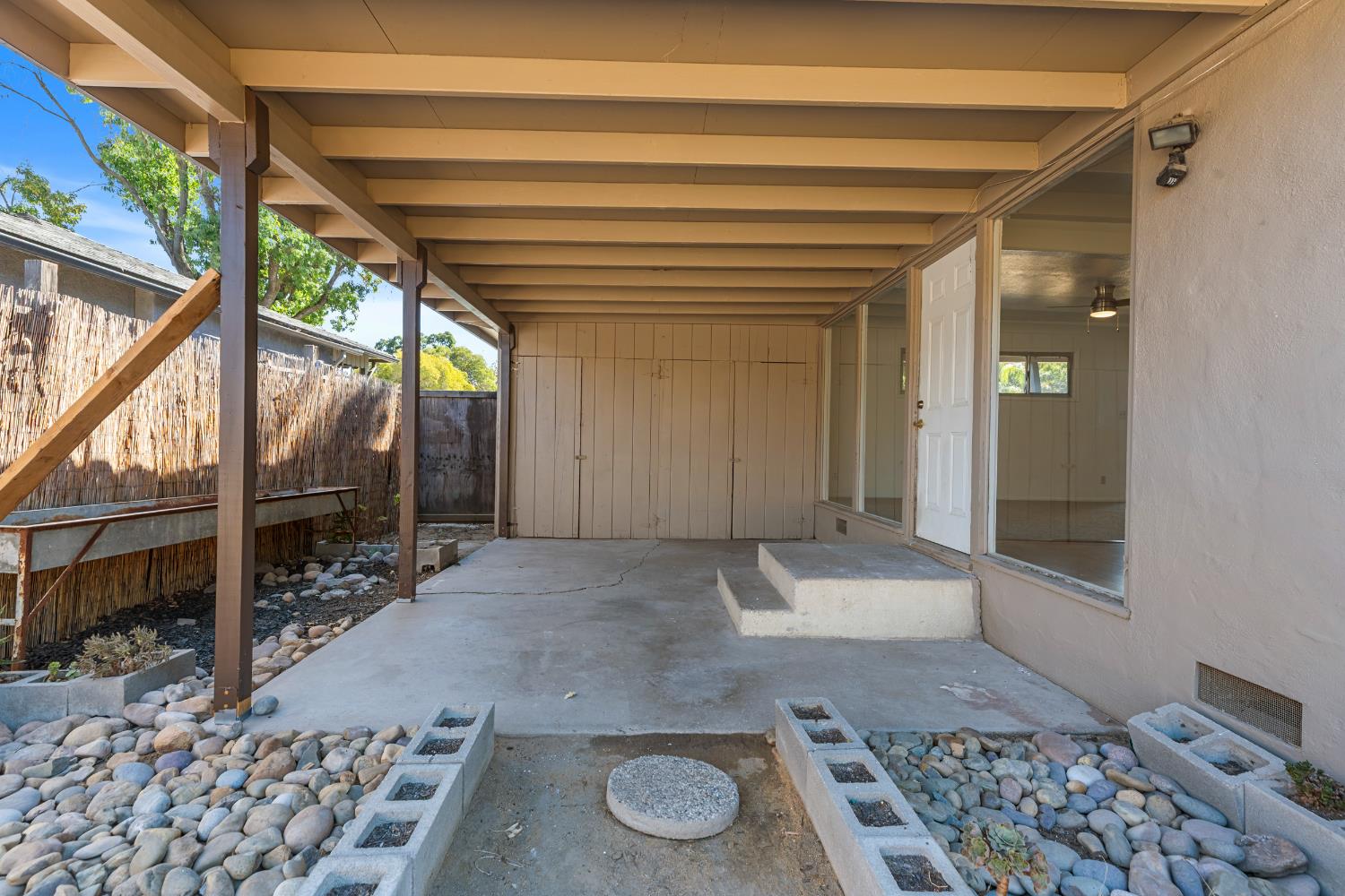 809 Carrigan Ave, Modesto, CA 95350