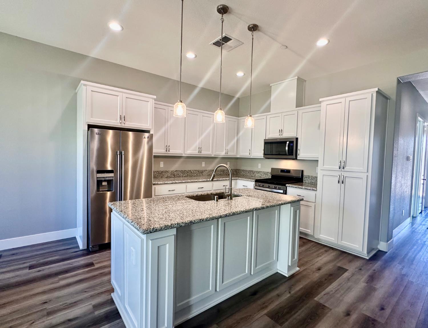 1039 Longview Dr, Oakdale, CA 95361