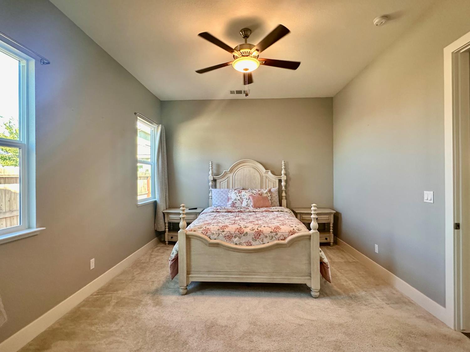 1039 Longview Dr, Oakdale, CA 95361