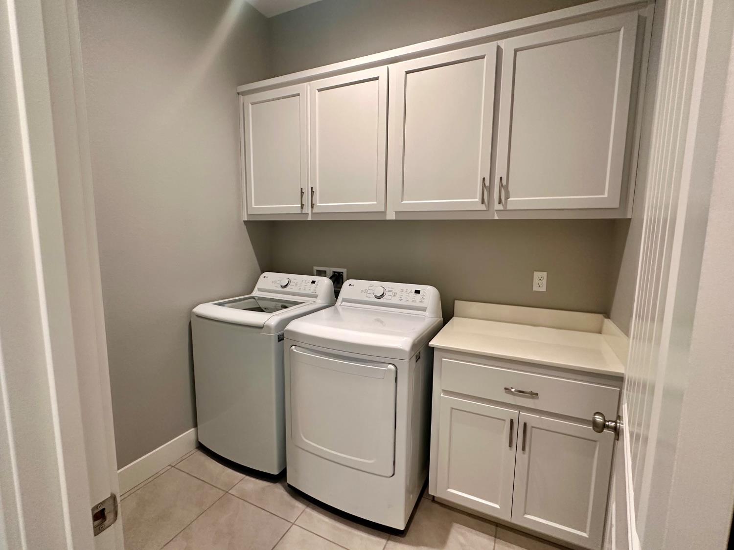 1039 Longview Dr, Oakdale, CA 95361