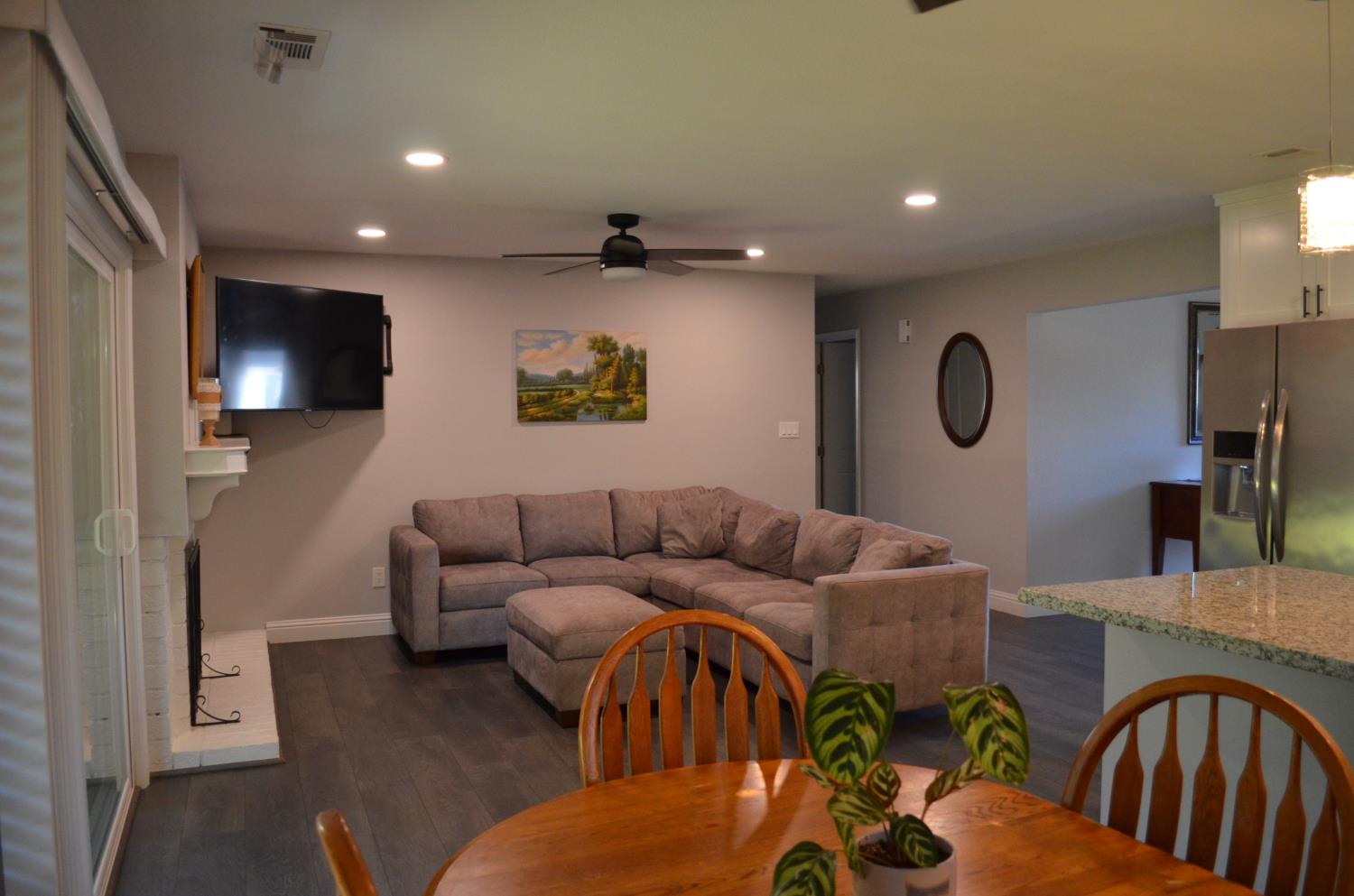 3336 Mesquite Way, Modesto, CA 95355