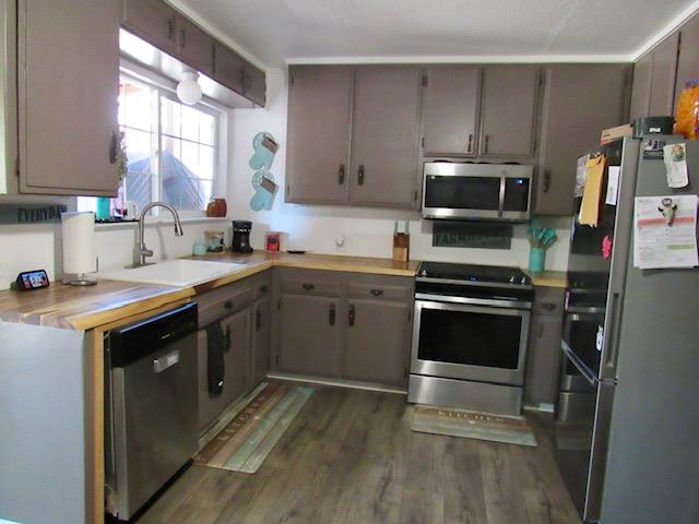 166 Stanislaus Ave, Oakdale, CA 95361